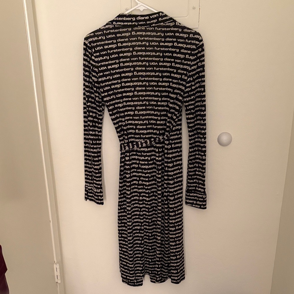 Diane Von Furstenberg Black and White Wrap Dress - Picture 5 of 11